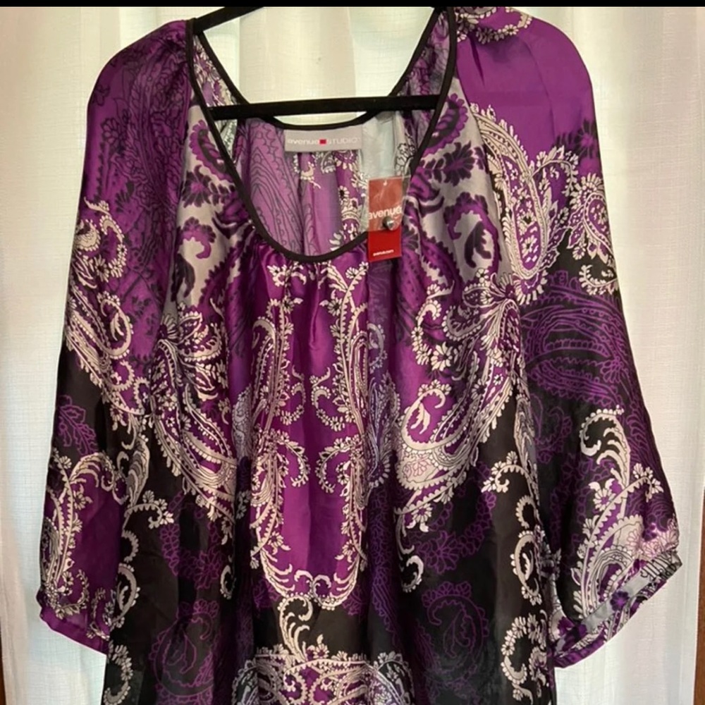 Brand new Avenue blouse! Size 22|24.